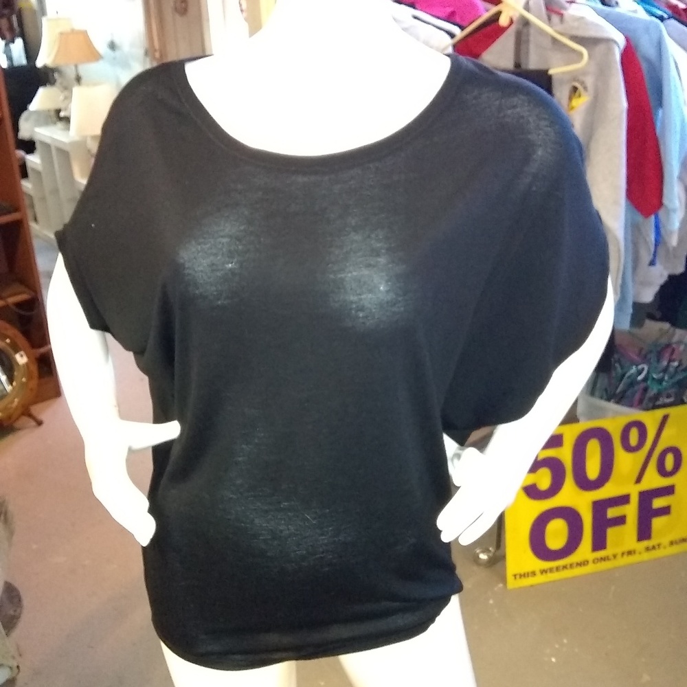 Womens Bella Size Medium Poly Blend Top